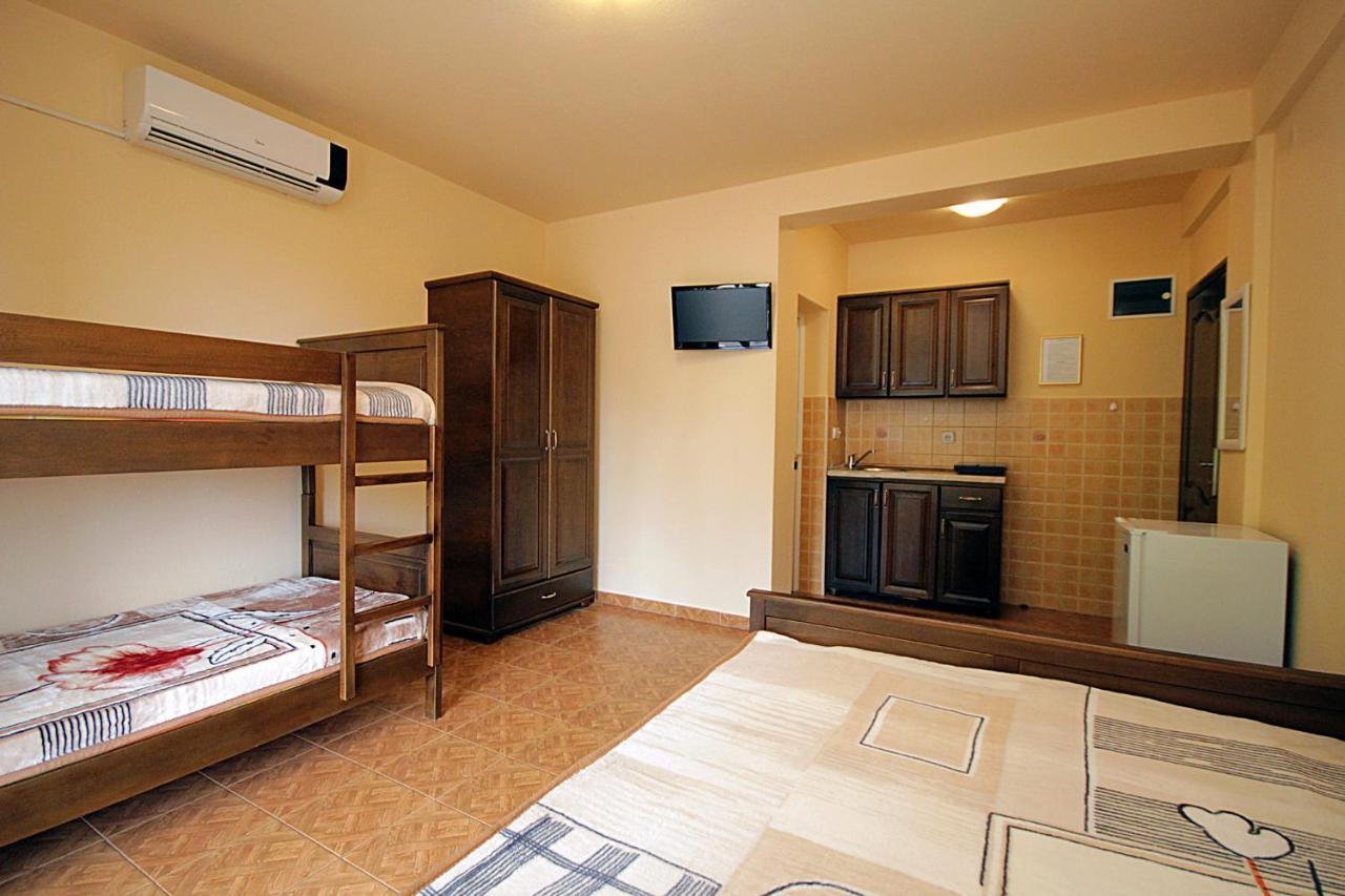 Villa Jupok Bar Εξωτερικό φωτογραφία